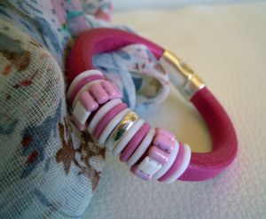 Bracelet en kit cuir Regaliz et perles rose