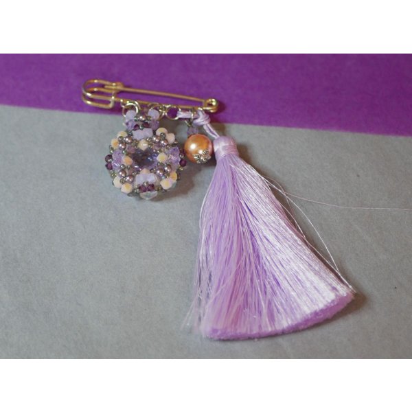 Broche Pomp&oacute;n Morado Andros
