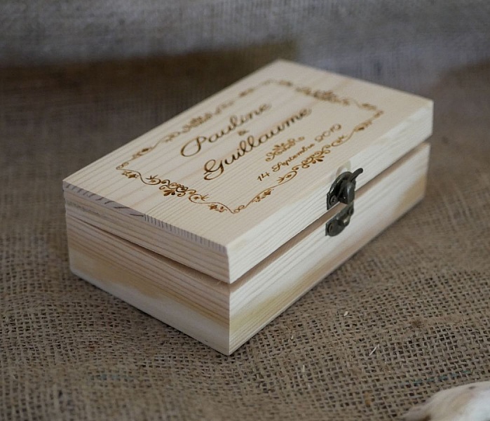 Caja de madera grabada personalizada
