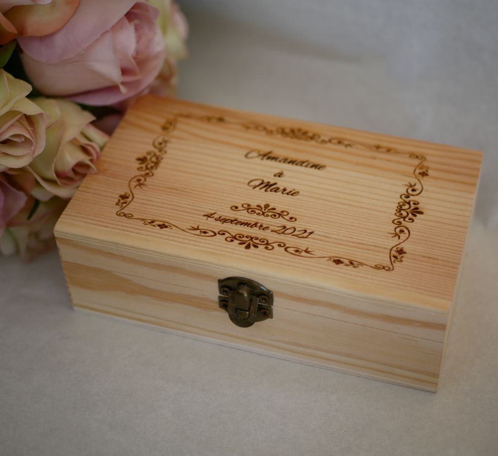 Caja de madera grabada personalizada