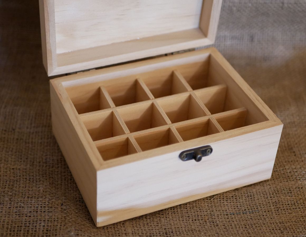 Caja para aceites esenciales de madera grabada para personalizar