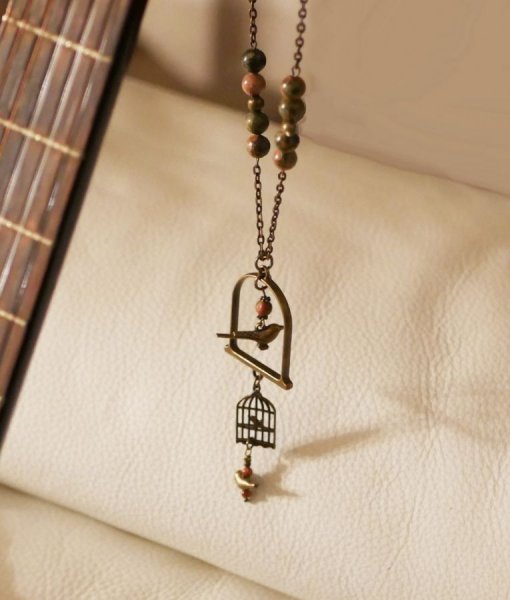 Collar con colgante largo de p&aacute;jaro