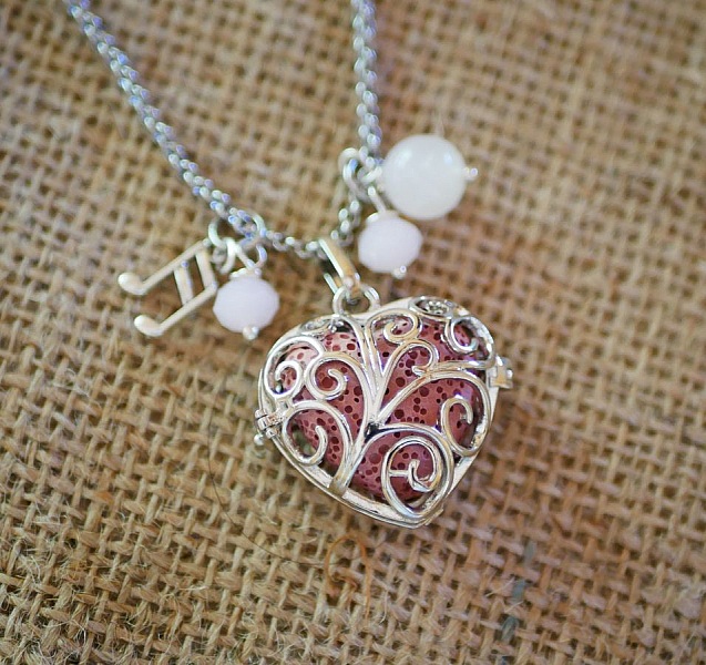 Collar colgante Caja coraz&oacute;n con piedra de lava color a elegir Regalo San Valent&iacute;n