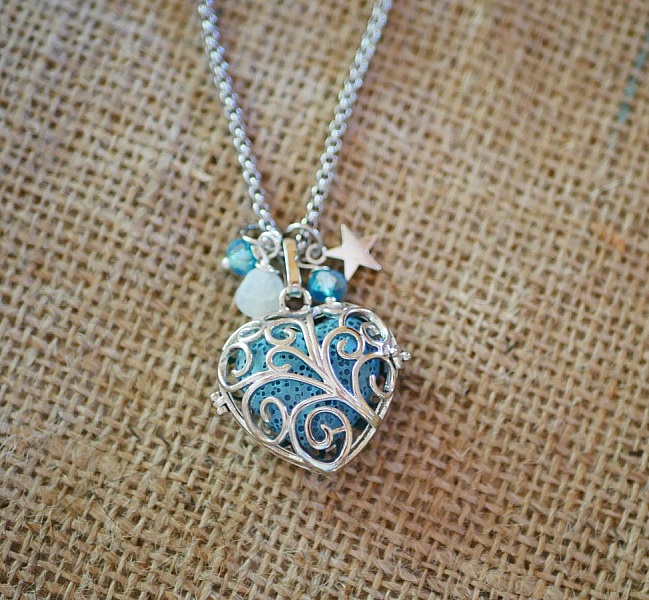 Collar colgante Caja coraz&oacute;n con piedra de lava color a elegir Regalo San Valent&iacute;n