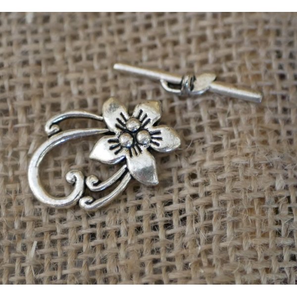 Pinza en T Flor de hibisco 30 mm plateada