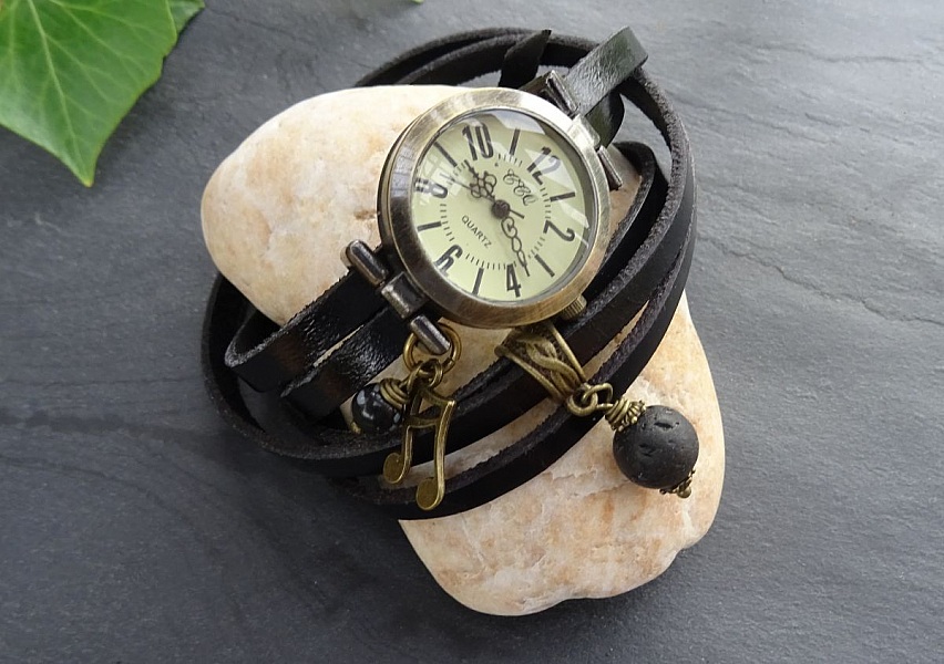 Montre bracelet 5 tours cuir perle lave &agrave; parfumer