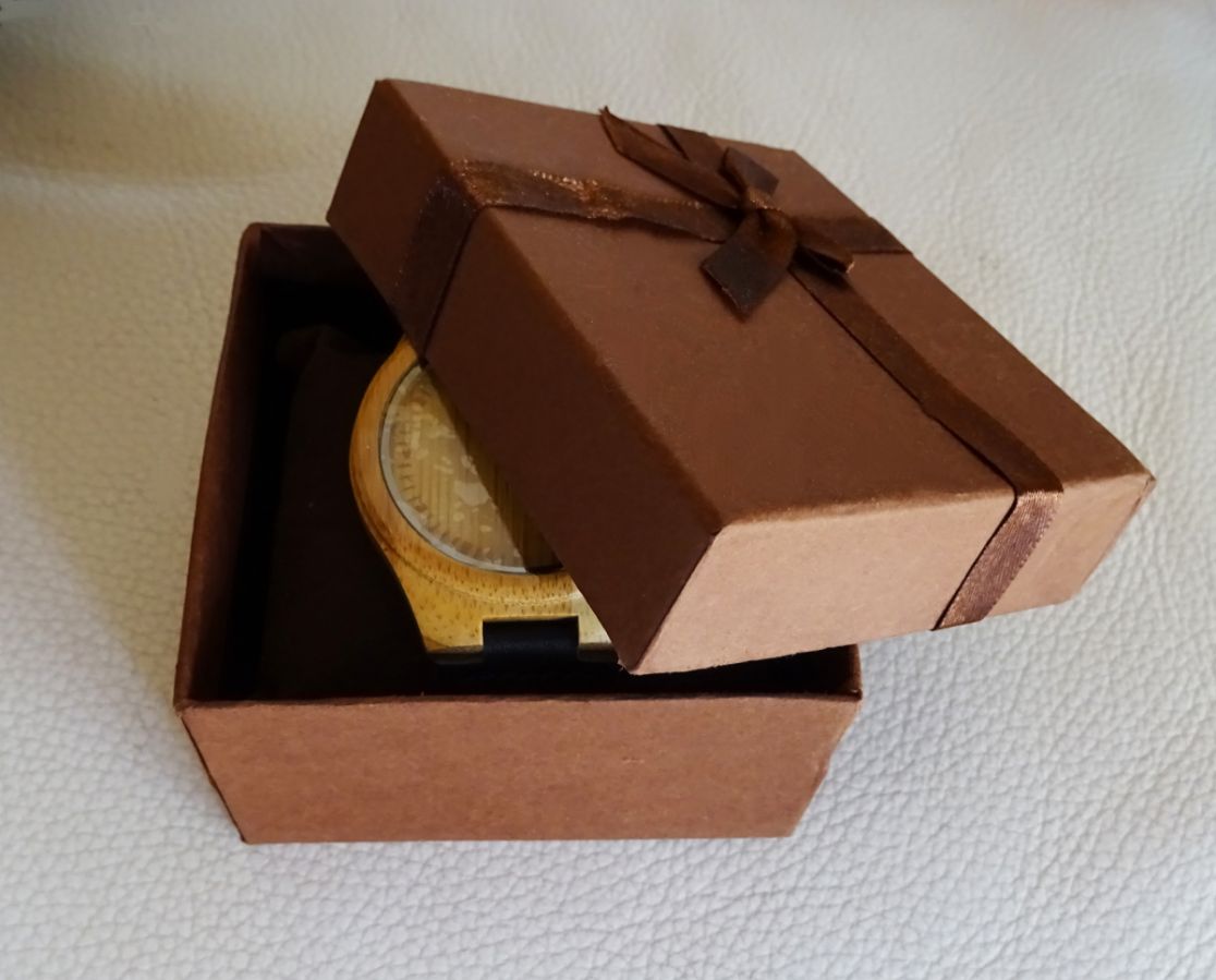 Montre homme bambou grav&eacute; sur bracelet cuir Noir &agrave; personnaliser