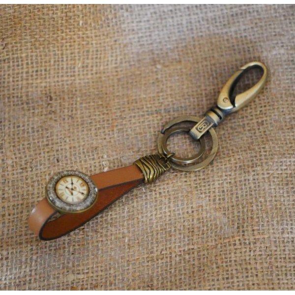 Llavero de cuero con cabuj&oacute;n Gousset 